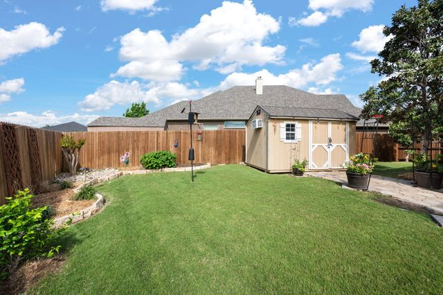408 Blue Daze Court, Burleson, TX 76028