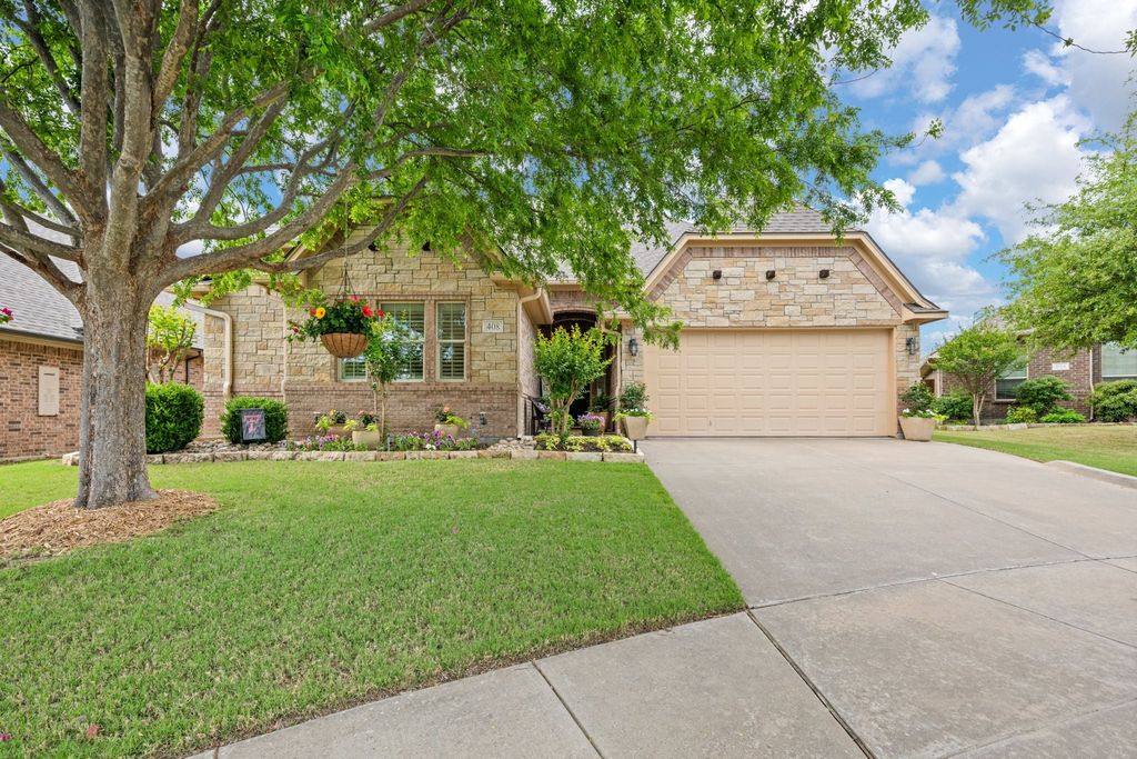 408 Blue Daze Court, Burleson, TX 76028