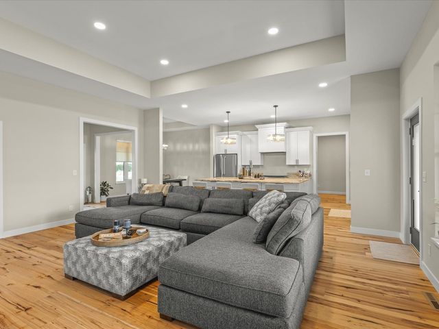 13150 Newbury Lane, Caledonia, IL 61011