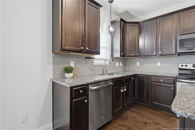 688 Stonebriar Avenue, Raeford, NC 28376