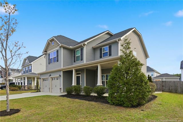 688 Stonebriar Avenue, Raeford, NC 28376
