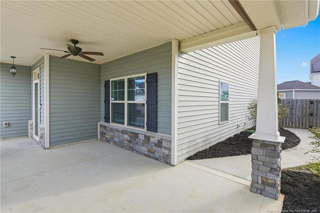 688 Stonebriar Avenue, Raeford, NC 28376