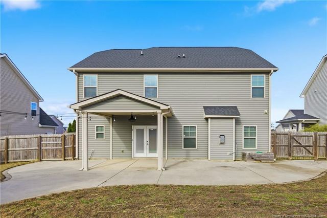 688 Stonebriar Avenue, Raeford, NC 28376