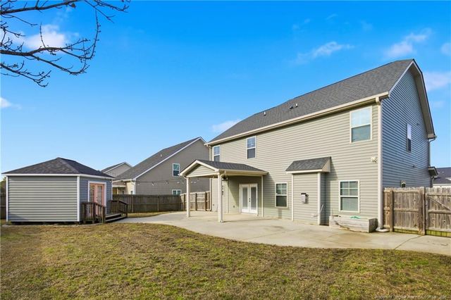 688 Stonebriar Avenue, Raeford, NC 28376