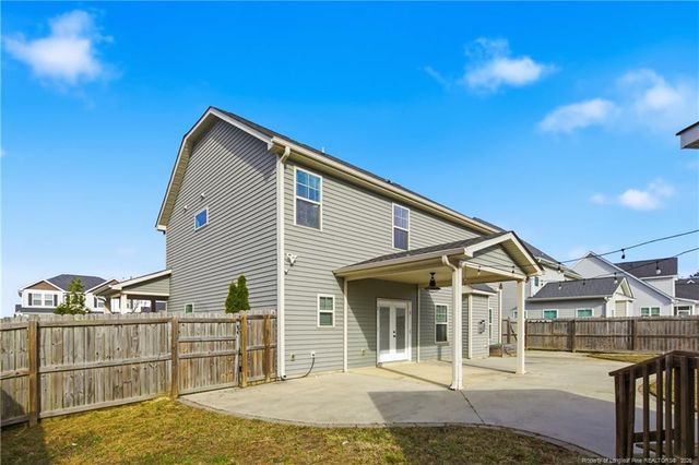 688 Stonebriar Avenue, Raeford, NC 28376