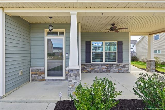 688 Stonebriar Avenue, Raeford, NC 28376