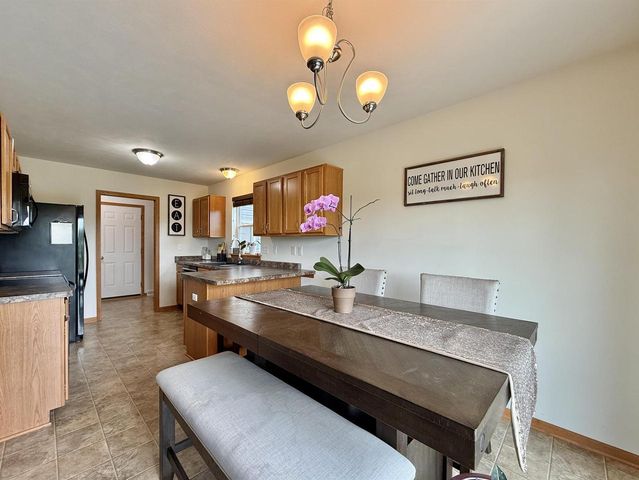 2515 Quail Ridge Drive, Janesville, WI 53546