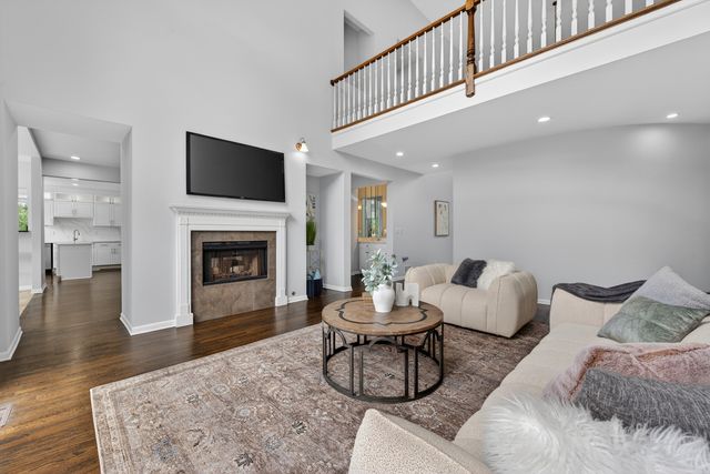 309 Dundee Road, Barrington, IL 60010