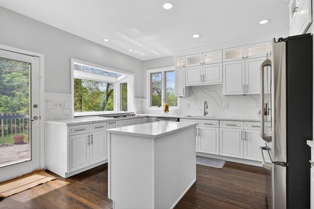 309 Dundee Road, Barrington, IL 60010