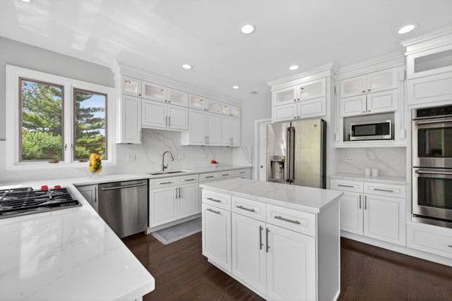 309 Dundee Road, Barrington, IL 60010