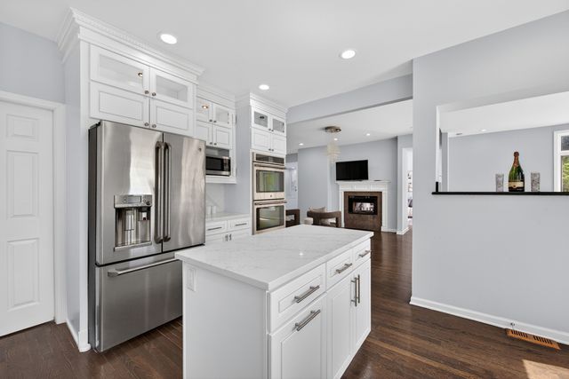 309 Dundee Road, Barrington, IL 60010