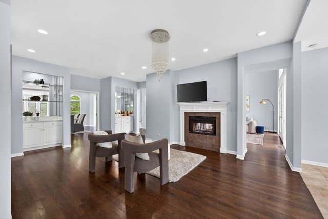 309 Dundee Road, Barrington, IL 60010