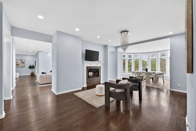 309 Dundee Road, Barrington, IL 60010