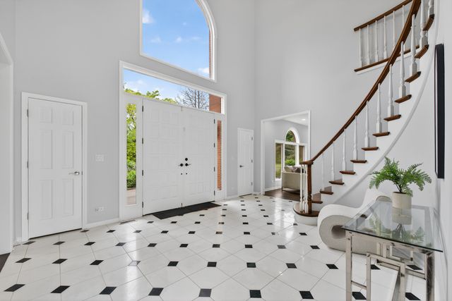 309 Dundee Road, Barrington, IL 60010