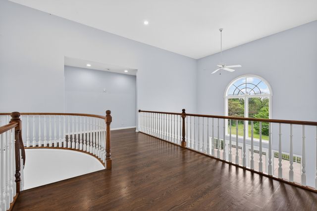 309 Dundee Road, Barrington, IL 60010
