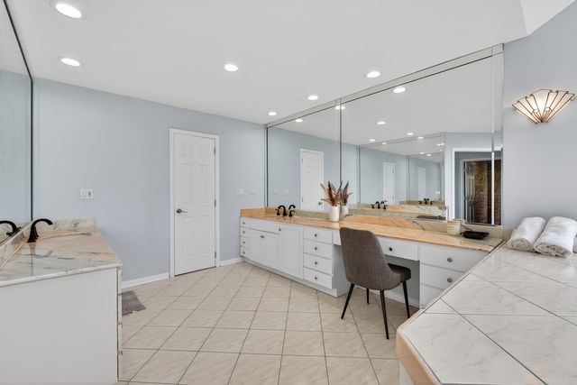 309 Dundee Road, Barrington, IL 60010