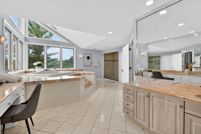 309 Dundee Road, Barrington, IL 60010