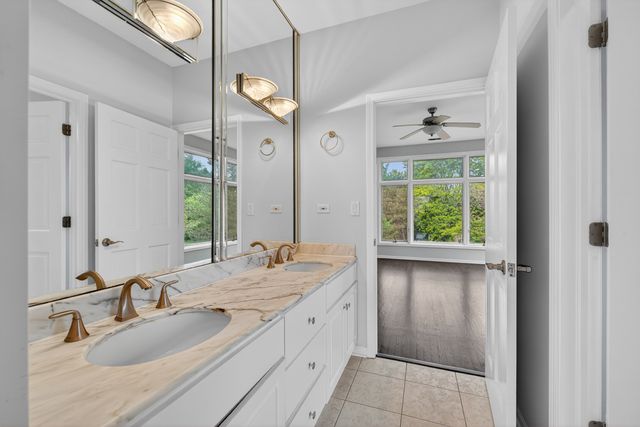 309 Dundee Road, Barrington, IL 60010