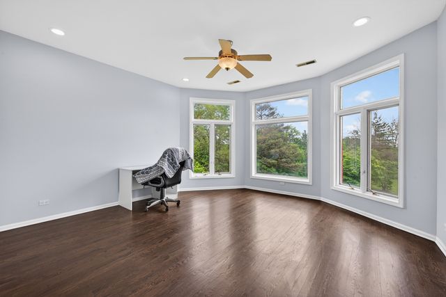 309 Dundee Road, Barrington, IL 60010