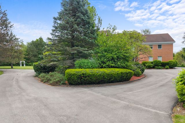 309 Dundee Road, Barrington, IL 60010