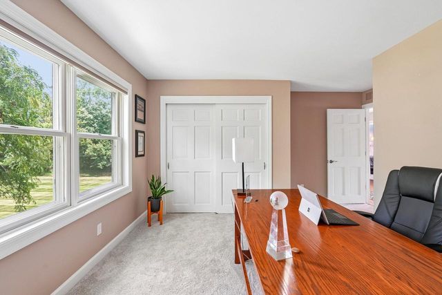 237 Hickory DRIVE, Delafield, WI 53018