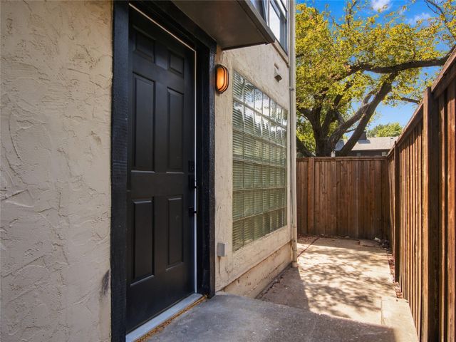 4414 Buena Vista Street 17, Dallas, TX 75205