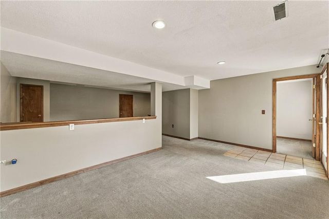 9101 NE 109th Terrace, Kansas City, MO 64157