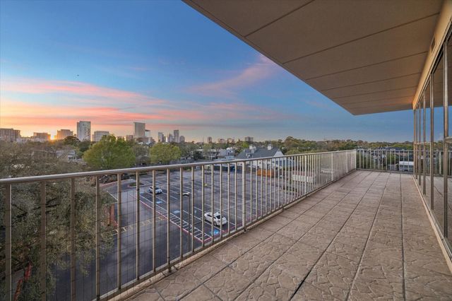 2200 Willowick Road 4D, Houston, TX 77027