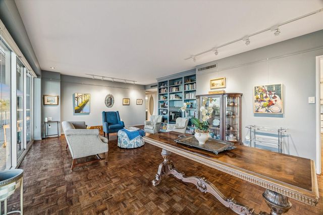 2200 Willowick Road 4D, Houston, TX 77027