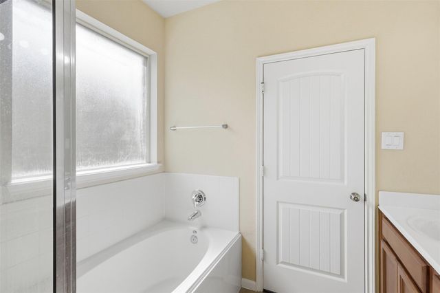 8911 Headstall Dr, Tomball, TX 77375