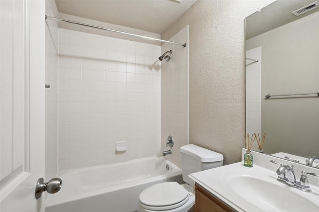 8911 Headstall Dr, Tomball, TX 77375