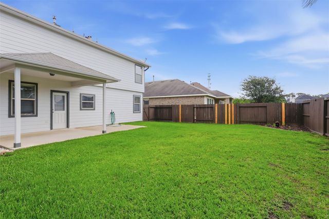 8911 Headstall Dr, Tomball, TX 77375