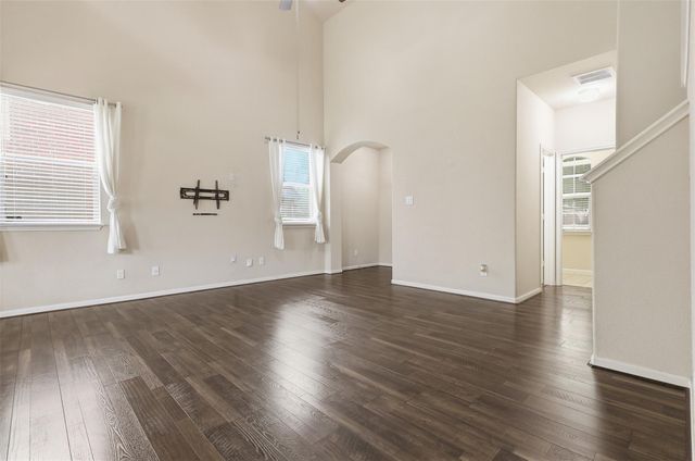 8911 Headstall Dr, Tomball, TX 77375