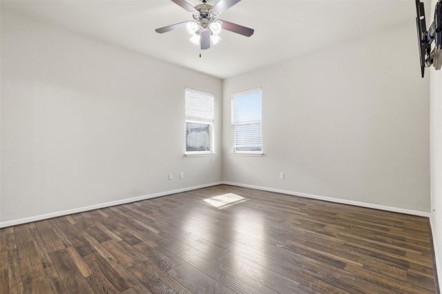 8911 Headstall Dr, Tomball, TX 77375