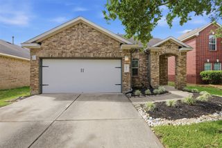 8911 Headstall Dr, Tomball, TX 77375