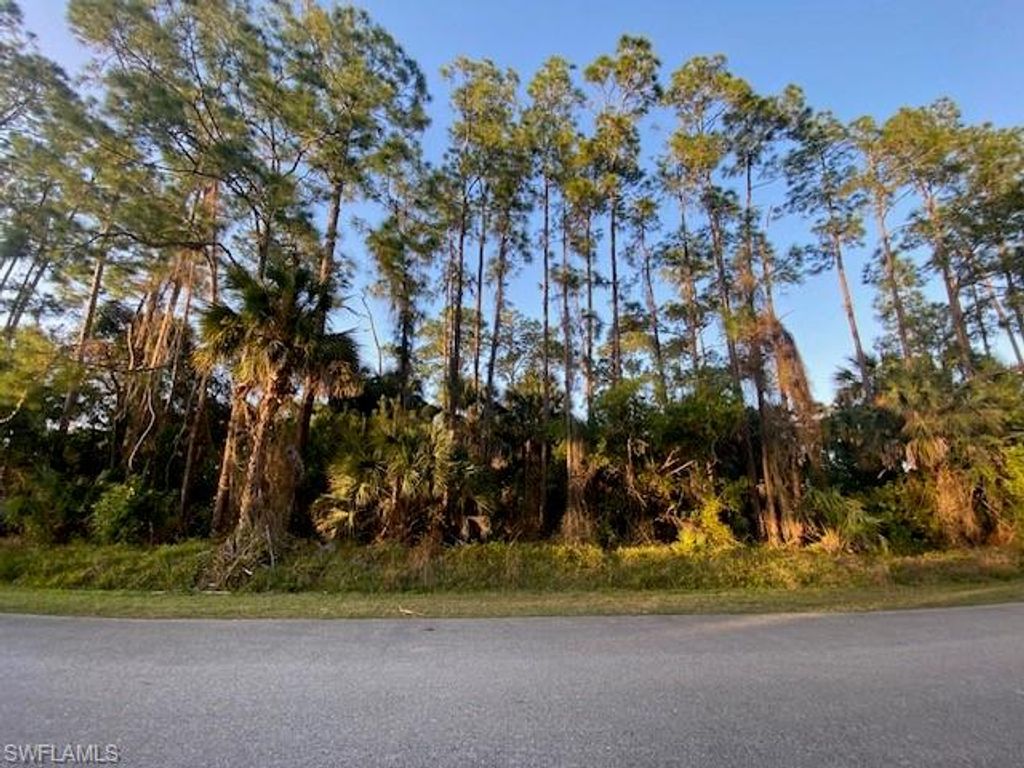 14 AVE SE, Naples, FL 34117