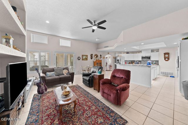 6020 OJO DE AGUA Drive, El Paso, TX 79912