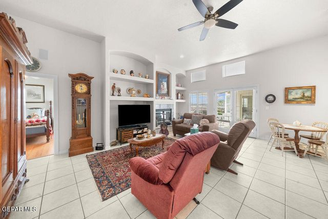 6020 OJO DE AGUA Drive, El Paso, TX 79912