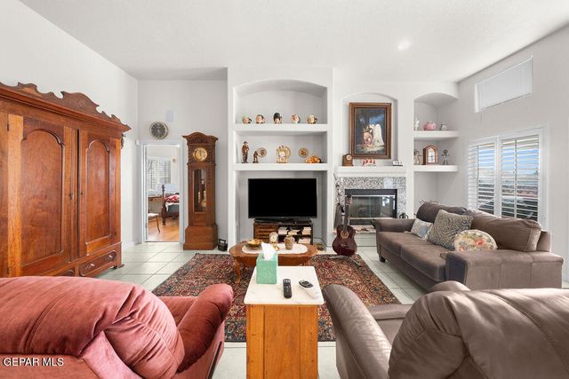 6020 OJO DE AGUA Drive, El Paso, TX 79912