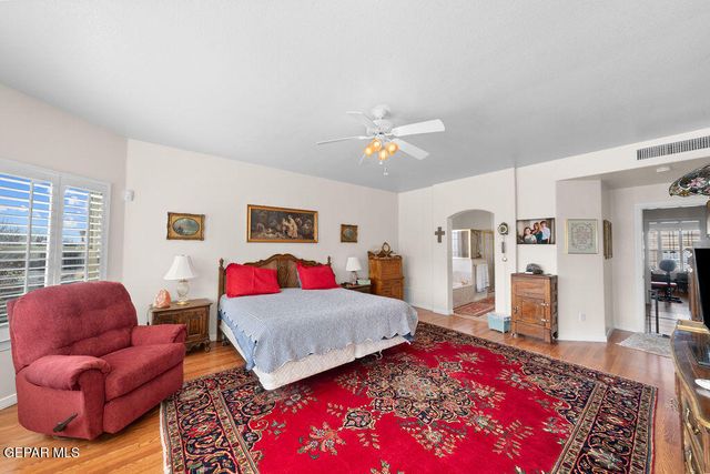 6020 OJO DE AGUA Drive, El Paso, TX 79912