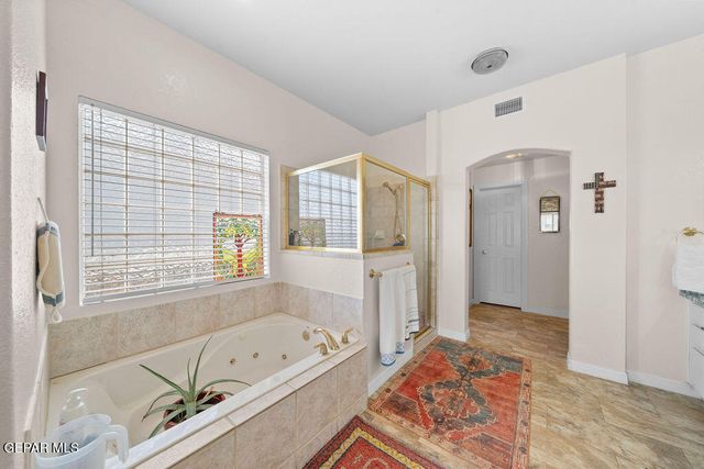 6020 OJO DE AGUA Drive, El Paso, TX 79912