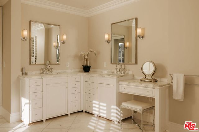 1460 N Doheny Drive, Los Angeles, CA 90069