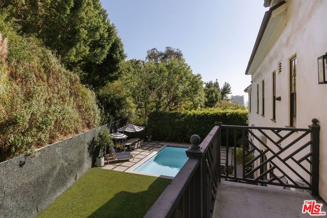 1460 N Doheny Drive, Los Angeles, CA 90069