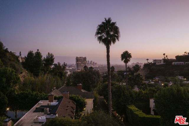1460 N Doheny Drive, Los Angeles, CA 90069