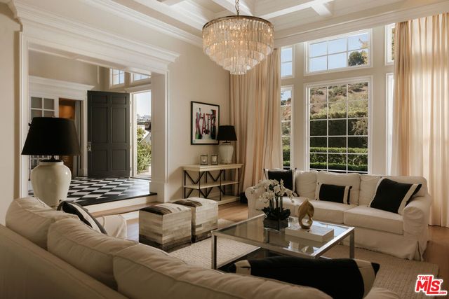 1460 N Doheny Drive, Los Angeles, CA 90069