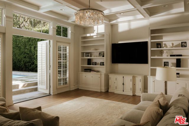 1460 N Doheny Drive, Los Angeles, CA 90069