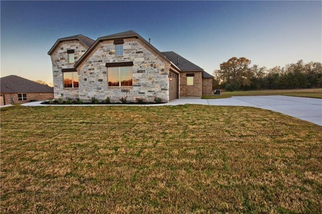 337 Chisholm TRL, Bastrop, TX 78602