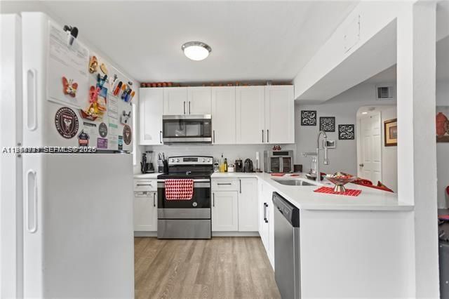 2407 Dewey Street, Hollywood, FL 33020