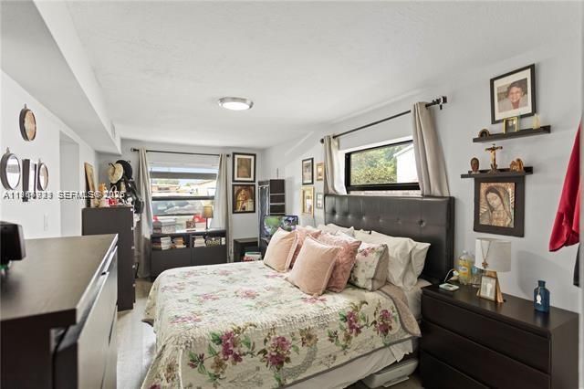 2407 Dewey Street, Hollywood, FL 33020