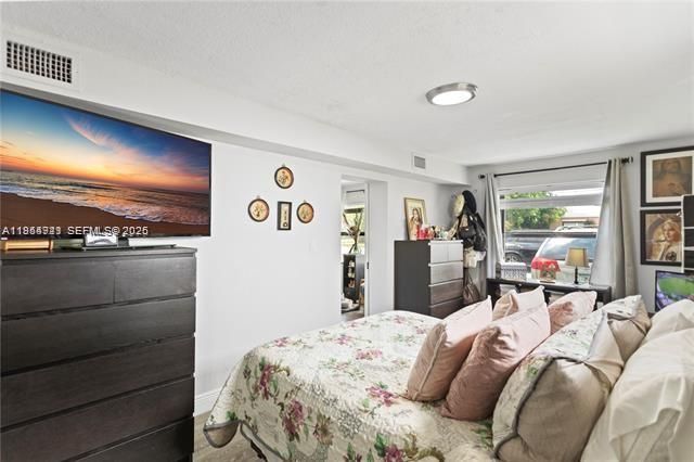 2407 Dewey Street, Hollywood, FL 33020